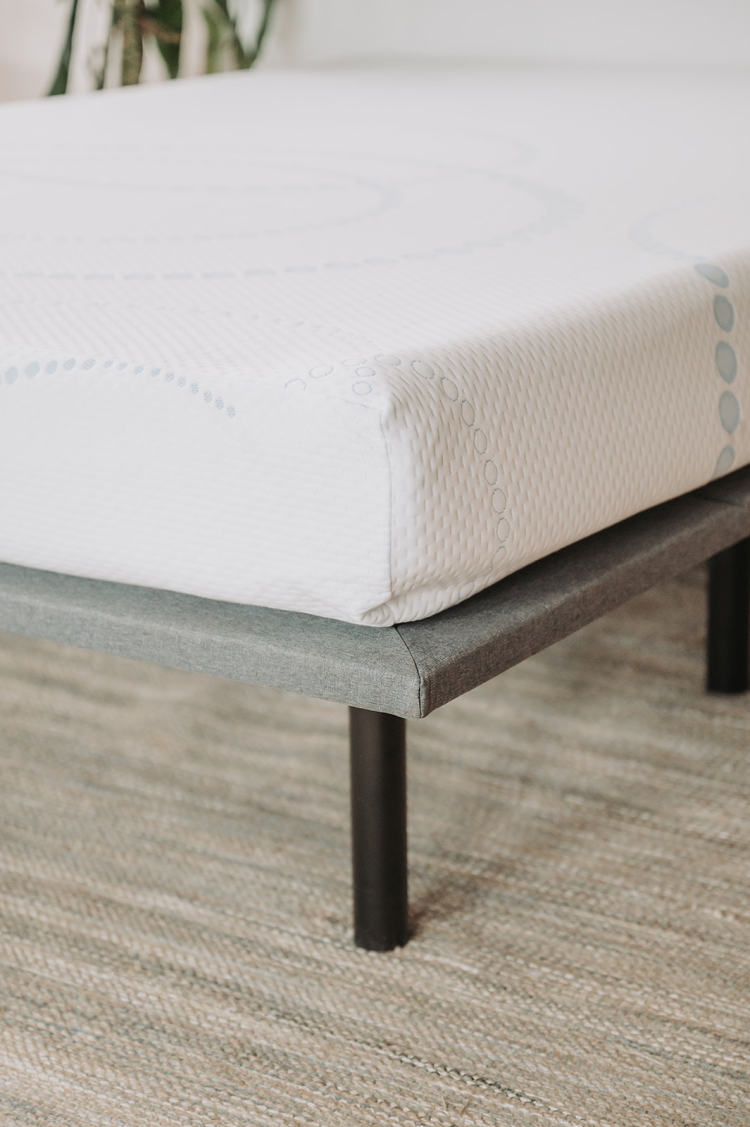 8" Memory Foam Mattress Twin In White Light Blue
