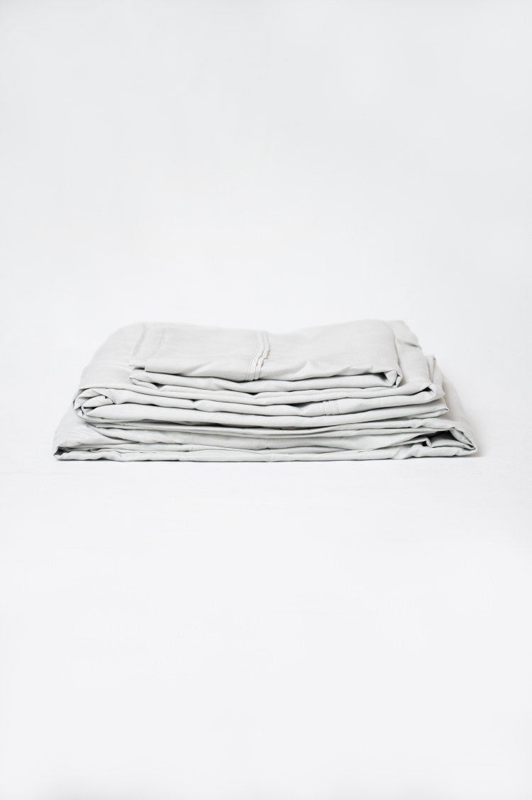 4 Piece Pewter Microplush And Bamboo Flex Head Queen Hypoallergenic Sheet Set