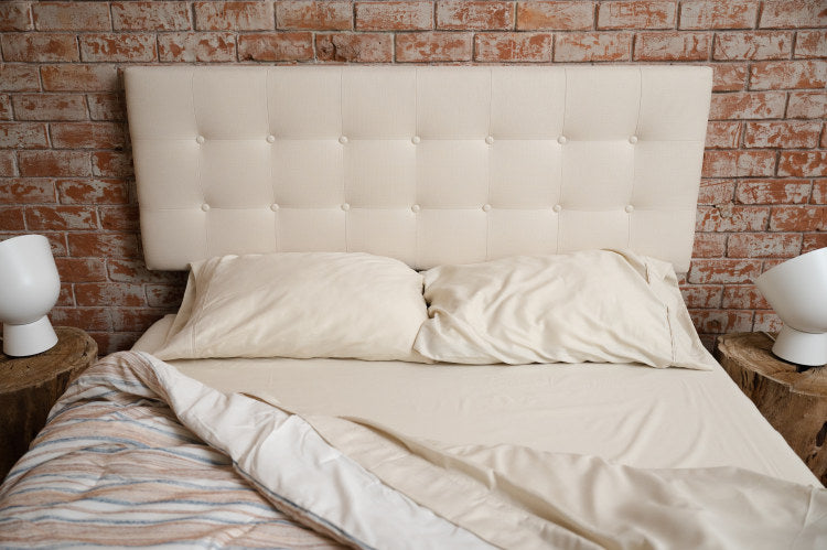 4 Piece Cream Microplush And Bamboo Flex Head King Hypoallergenic Sheet Set
