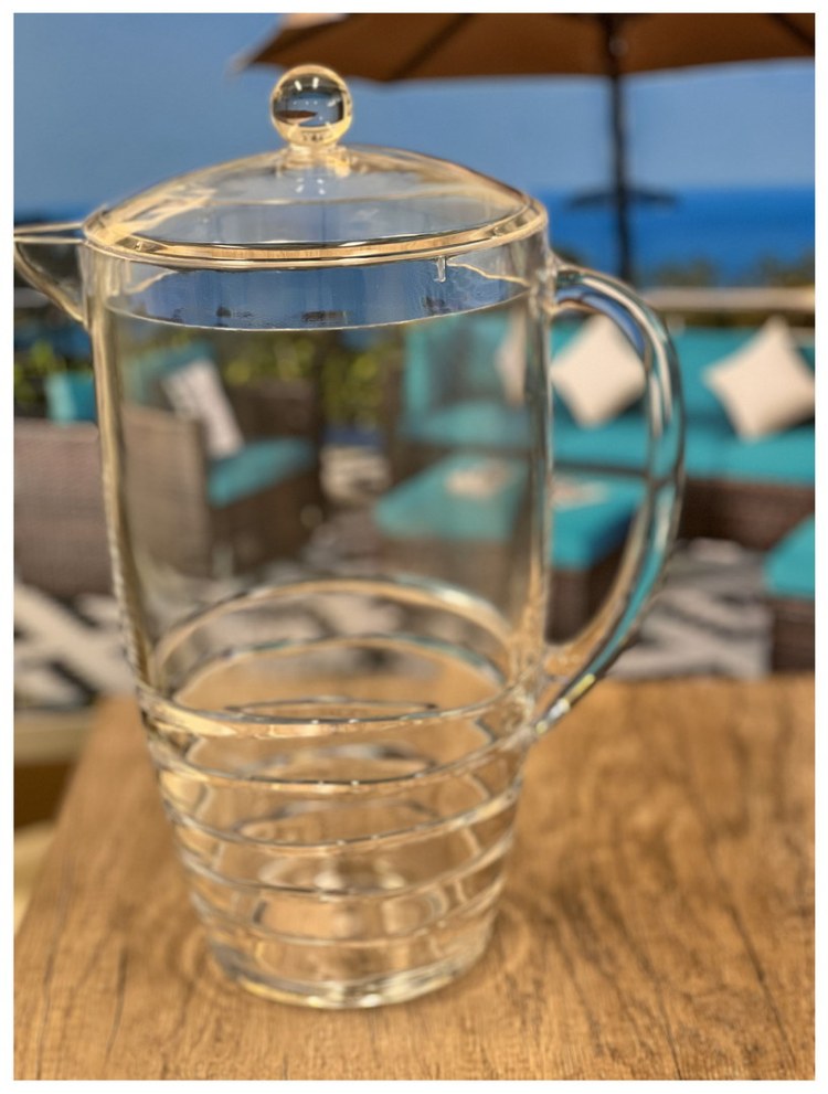 2.5 Quarts Water Pitcher With Lid, Swirl Unbreakable Plastic Pitcher, Drink Pitcher, Juice Pitcher With Spout Bpa Free