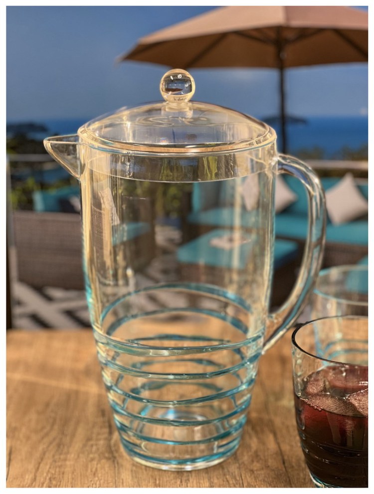2.5 Quarts Water Pitcher With Lid, Swirl Unbreakable Plastic Pitcher, Drink Pitcher, Juice Pitcher With Spout Bpa Free