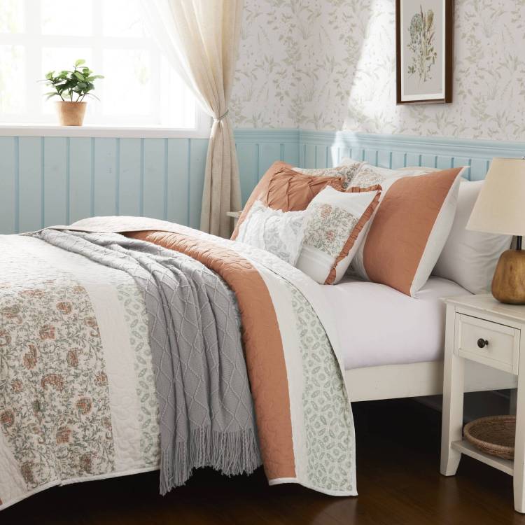 6 Piece Cotton Percale Quilt Set With Throw Pillows Coral Full Queen