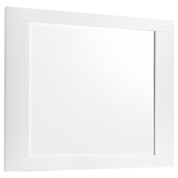 Dulcey White High Gloss 4 Piece Full Bedroom Set