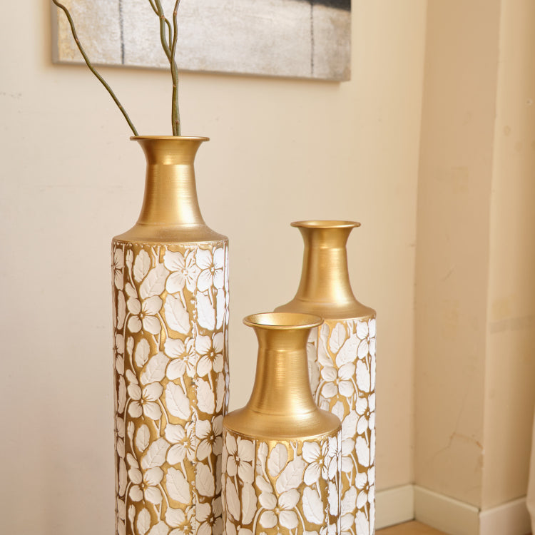 Decorative Metal Vases Set Of 3, 24 28 32.3 Inch Gold Leaf Pattern Floor Vases, White & Gold Tall Vases For Home Decor, Living Room Entryway Decor 5.31In Base Width