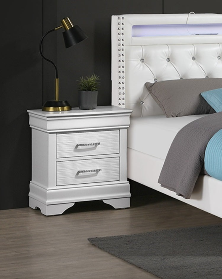 Modern Sleek Bedside Table White 1Pc Nightstand Bedroom Furniture Accent Handles Spacious Drawers