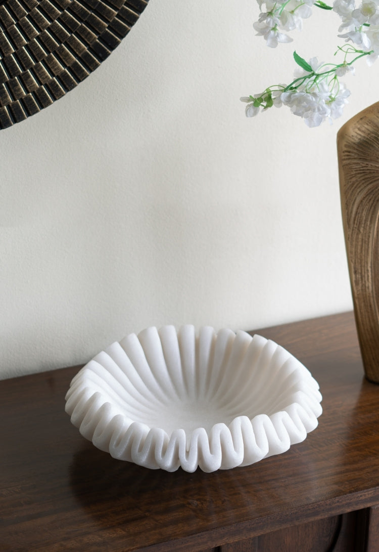D9.5X2.5" Wavy Sand And Resin Bowl With Textured White Finish