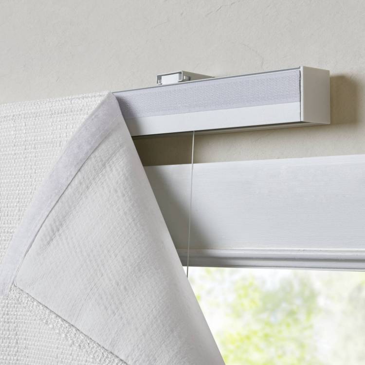 1 Pcs 27X64" Total Blackout Cordless Roman Shade White