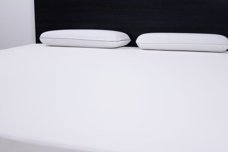 Smooth Top Polyester Hypoallergenic Twin Mattress Protector