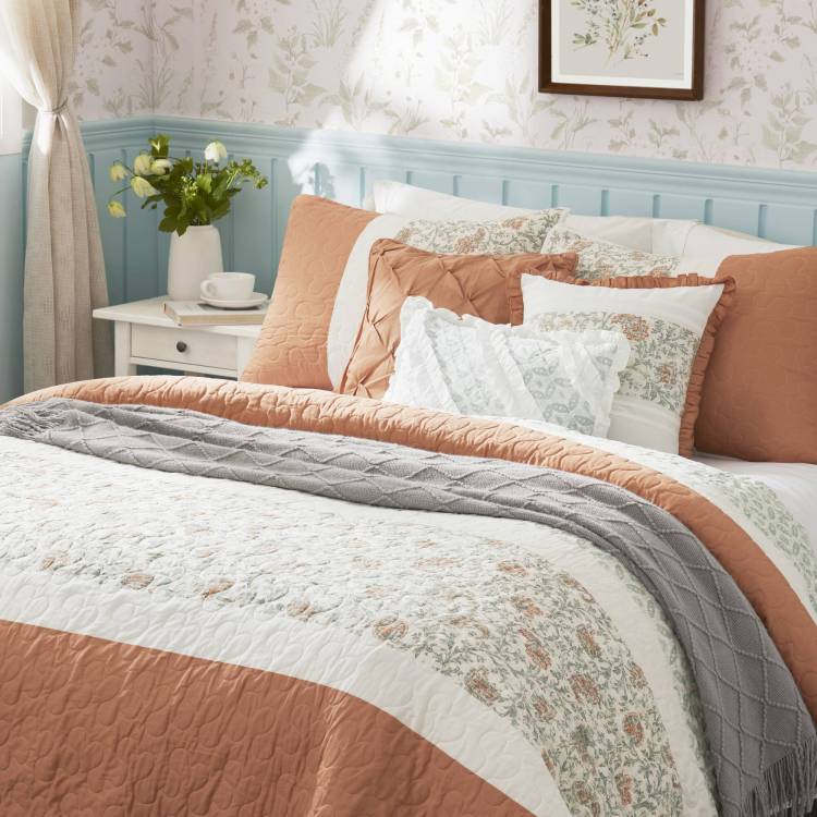 6 Piece Cotton Percale Quilt Set With Throw Pillows Coral Full Queen