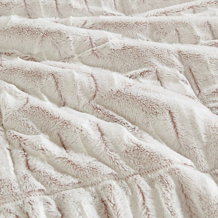 Twin Twin Xl Back Print Long Fur Comforter Mini Set