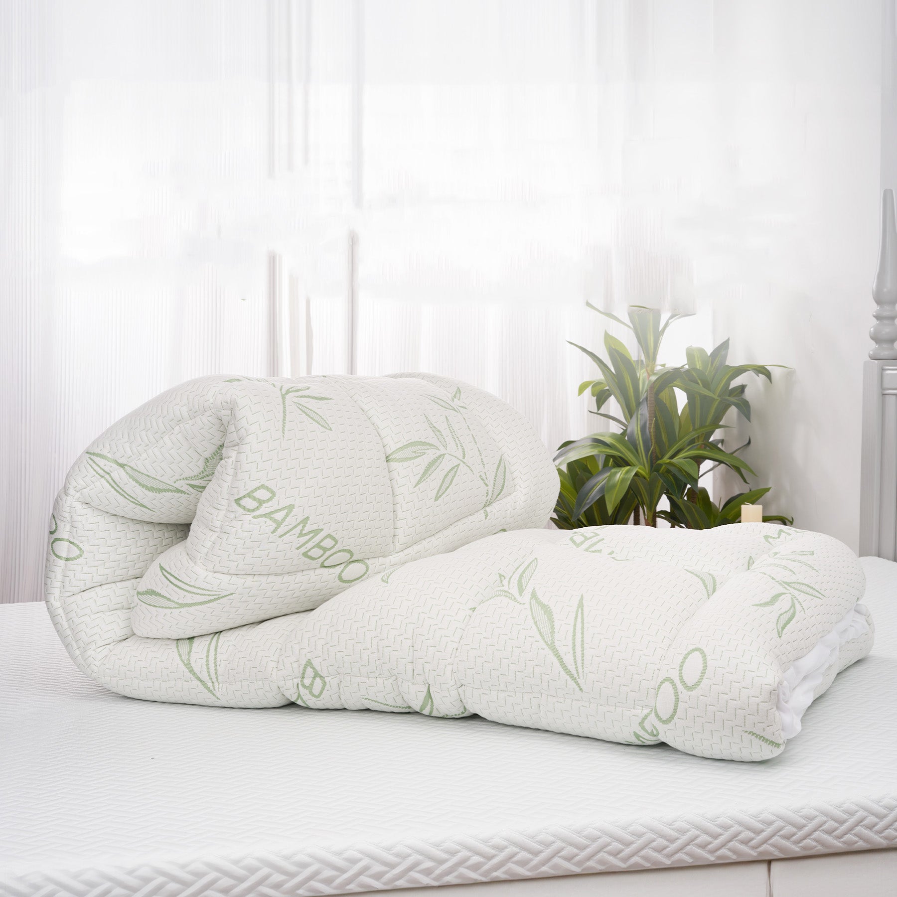 Bamboo Blend Waterproof Mattress Protector Queen Size 180G 35% Bamboo 65% Polyester Air Layer Top, Tpu Backed, 1000G 3D 7D Fill, 21" Deep Pocket, Soft & Quiet For All Seasons
