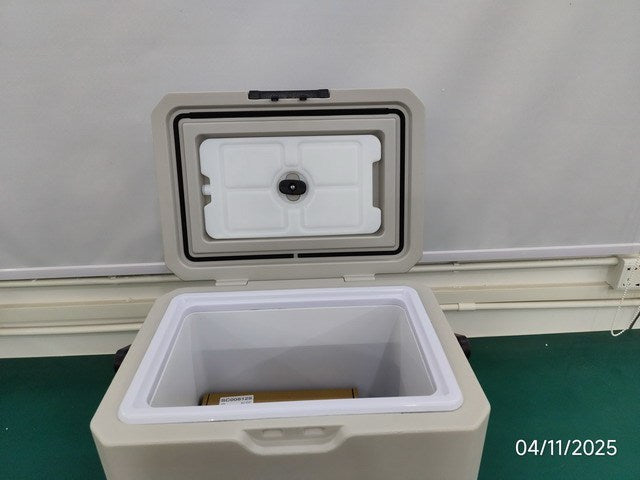 P15 Portable Car Fridge 45W 13.5L For Camping