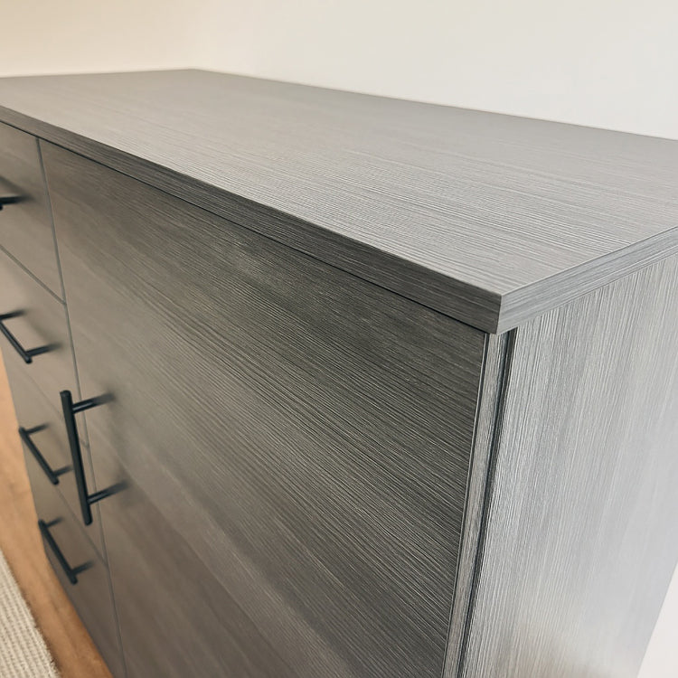 Robin Gentleman'S Chest In Gray