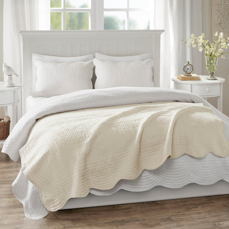 Oversized Quilted Throw With Scalloped Edges Cream 60X72"